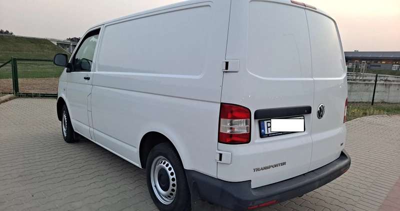 Volkswagen Transporter cena 52800 przebieg: 368000, rok produkcji 2015 z Leszno małe 379